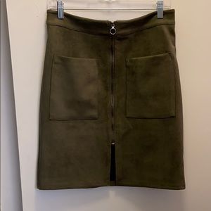 High waisted zip front pencil skirt w/ slit